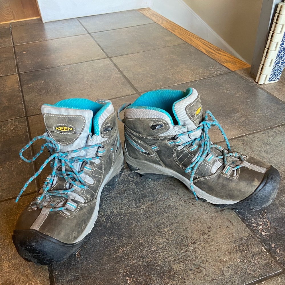 Keen Women's Targhee II Waterproof Mid Hiking Boots - Size 9